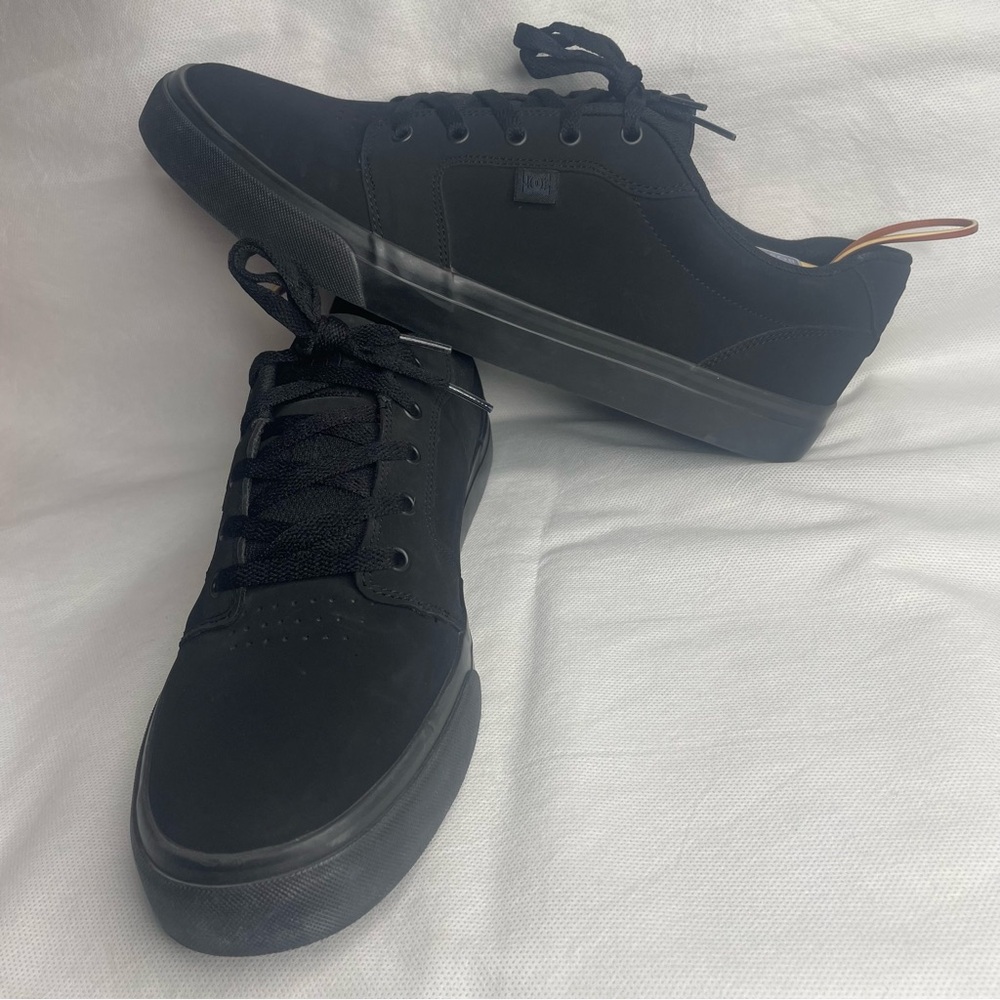 DC Anvil TX Skateboarding Shoes Mens Size US 13 Sneakers Black Leather Gray